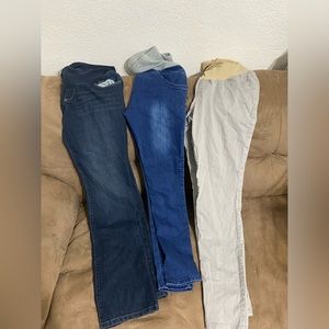Bundle of 3 maternity jeans size Sm/M
